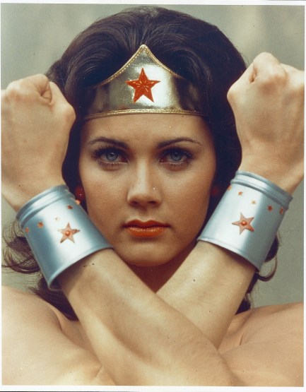 WONDER-WOMAN-1975-promo-wonder-woman-23490257-1555-1995.jpg